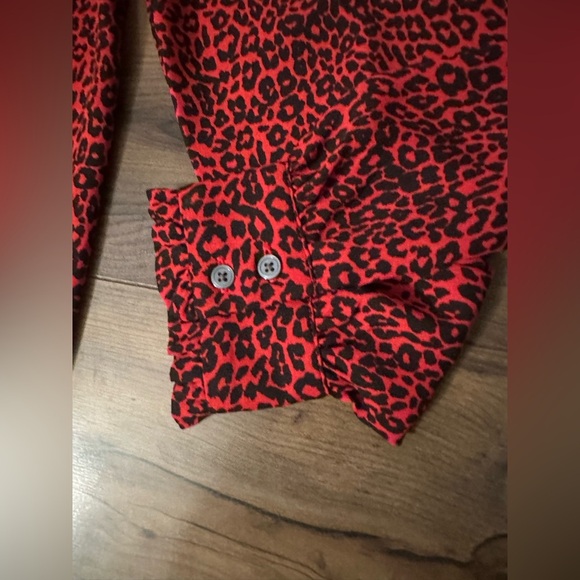 🖤 LOFT Red & Black Leopard Print Blouse – Size M - Picture 5 of 8